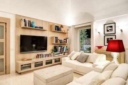 Gocce - Bouganvillea Superb With Views Villa